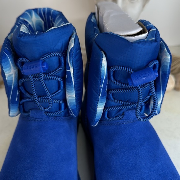 UGG Women's Classic Maxi Toggle Fashion Boot SZ 6 Blue - Picture 6 of 14